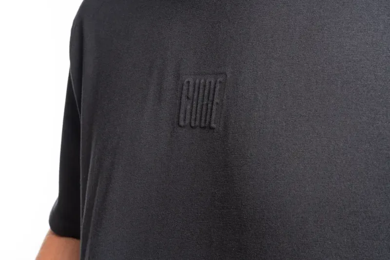 Cube Organic T-Shirt Embossed Gty Fit in Black-2
