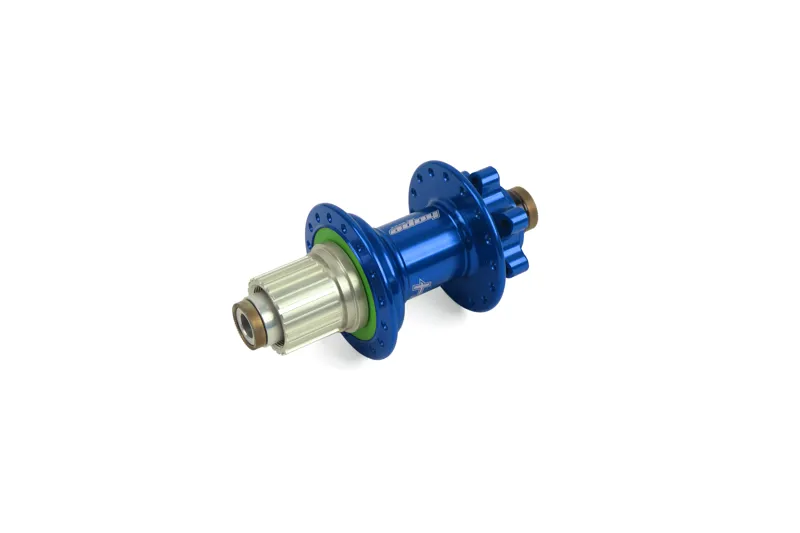 Hope Pro 4 32H 135mm - 10mm Rear Hub in Blue
